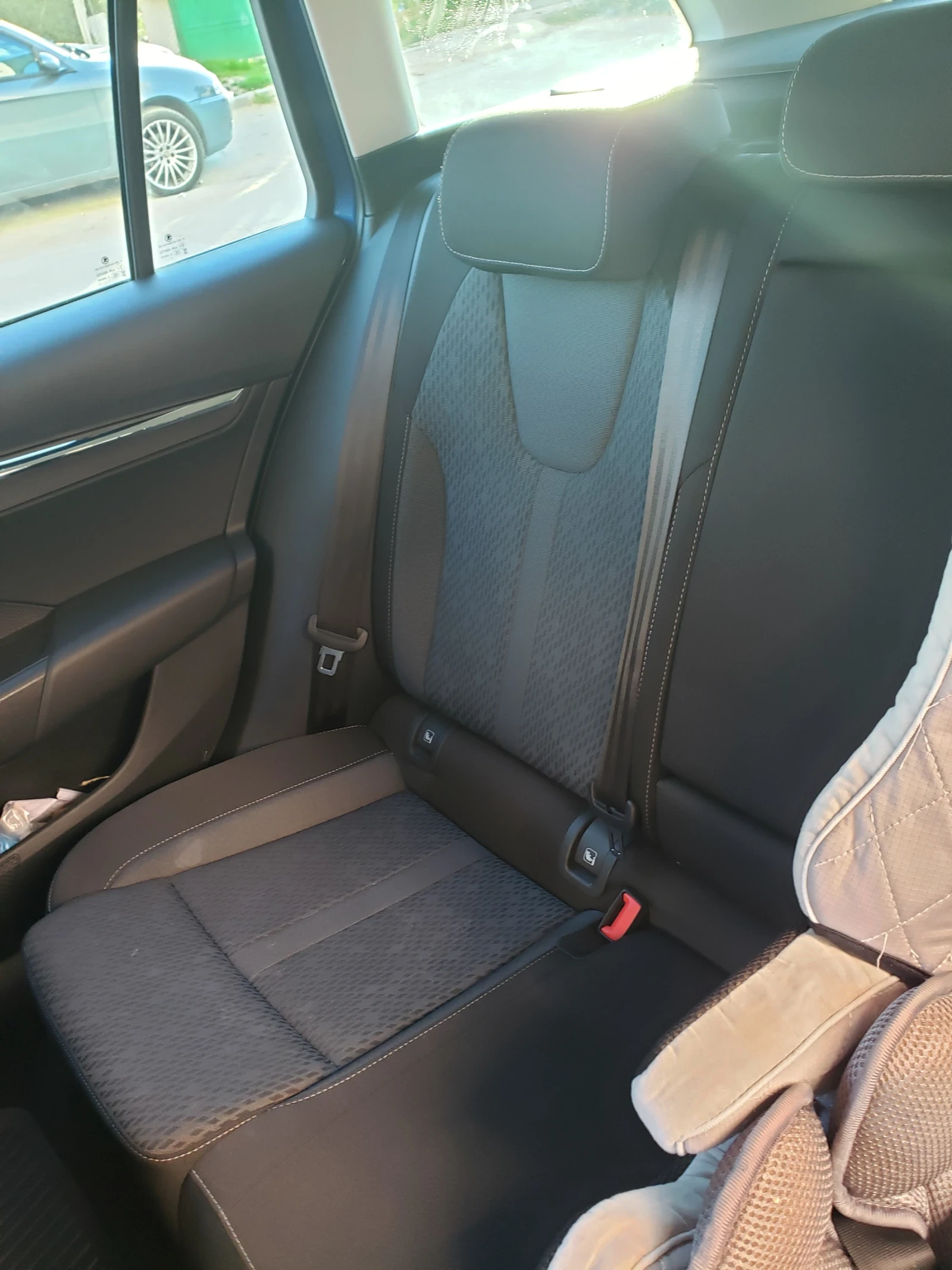 Skoda Octavia Combi Edition 2.0 TDI, 7 DSG - изображение 7