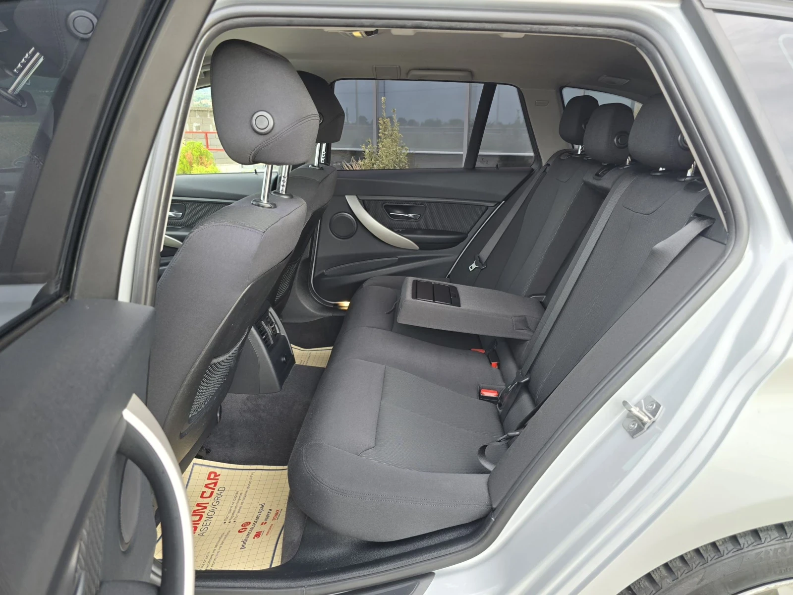 BMW 320 AVTOMAT/DISTRONIK/KAMERA/NAVI/LINE-ASISST - изображение 9
