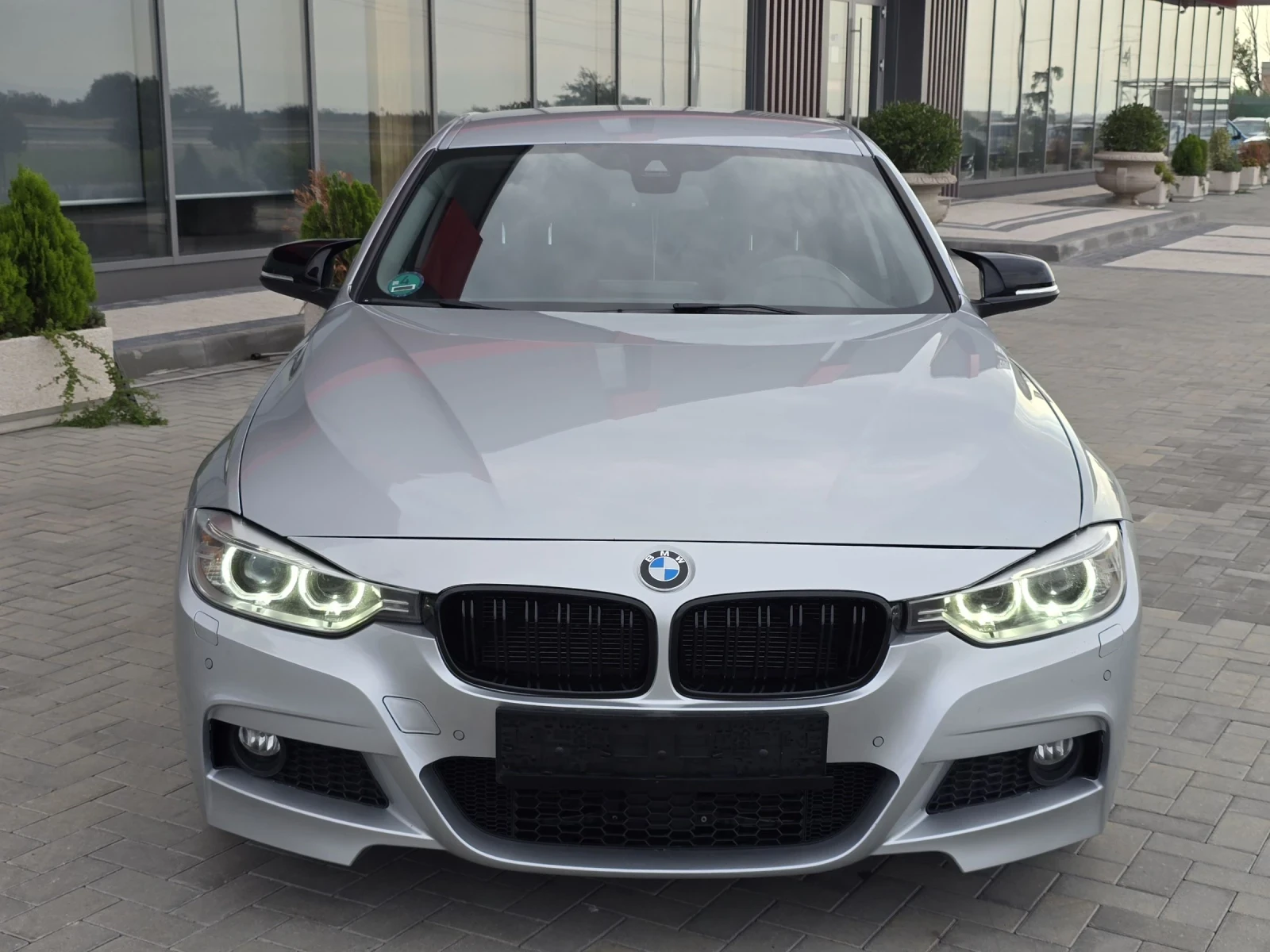 BMW 320 AVTOMAT/DISTRONIK/KAMERA/NAVI/LINE-ASISST - изображение 2