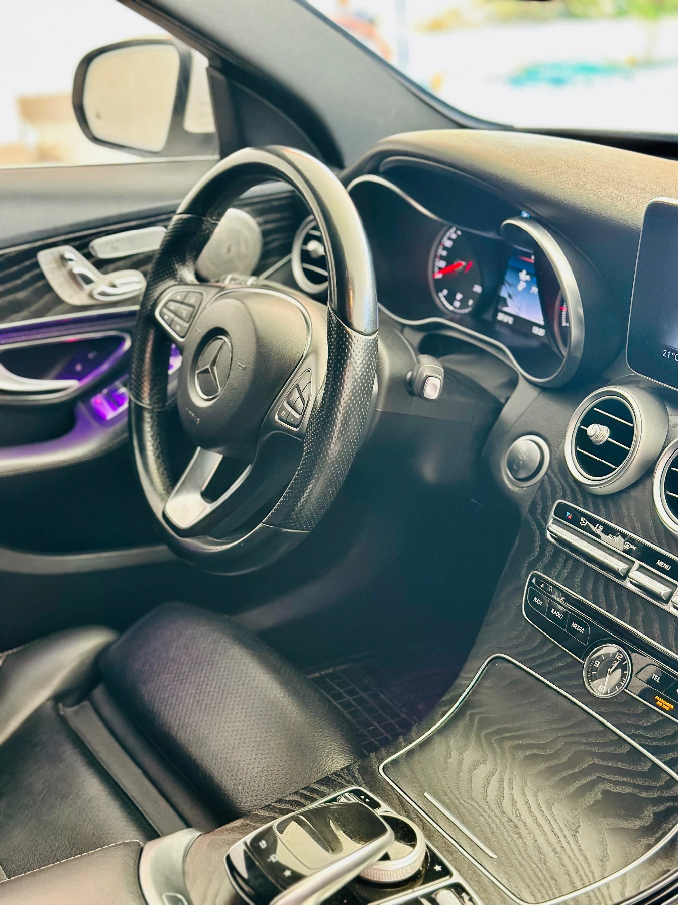 Mercedes-Benz C 300 4MATIC 7G+ PANO AMG PACK, снимка 7 - Автомобили и джипове - 53571641
