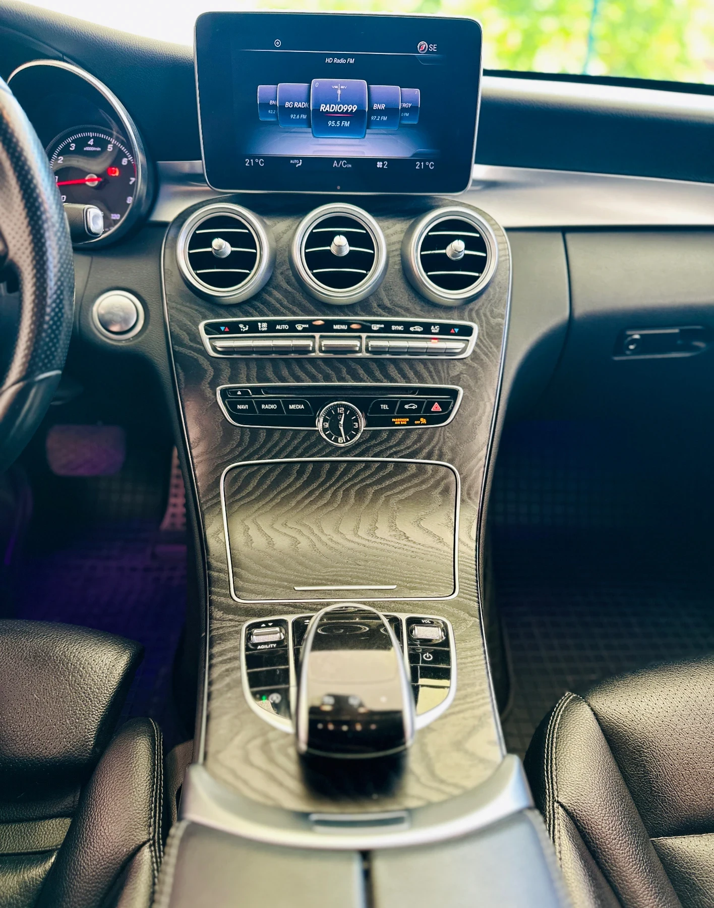 Mercedes-Benz C 300 4MATIC 7G+ PANO AMG PACK, снимка 8 - Автомобили и джипове - 53571641