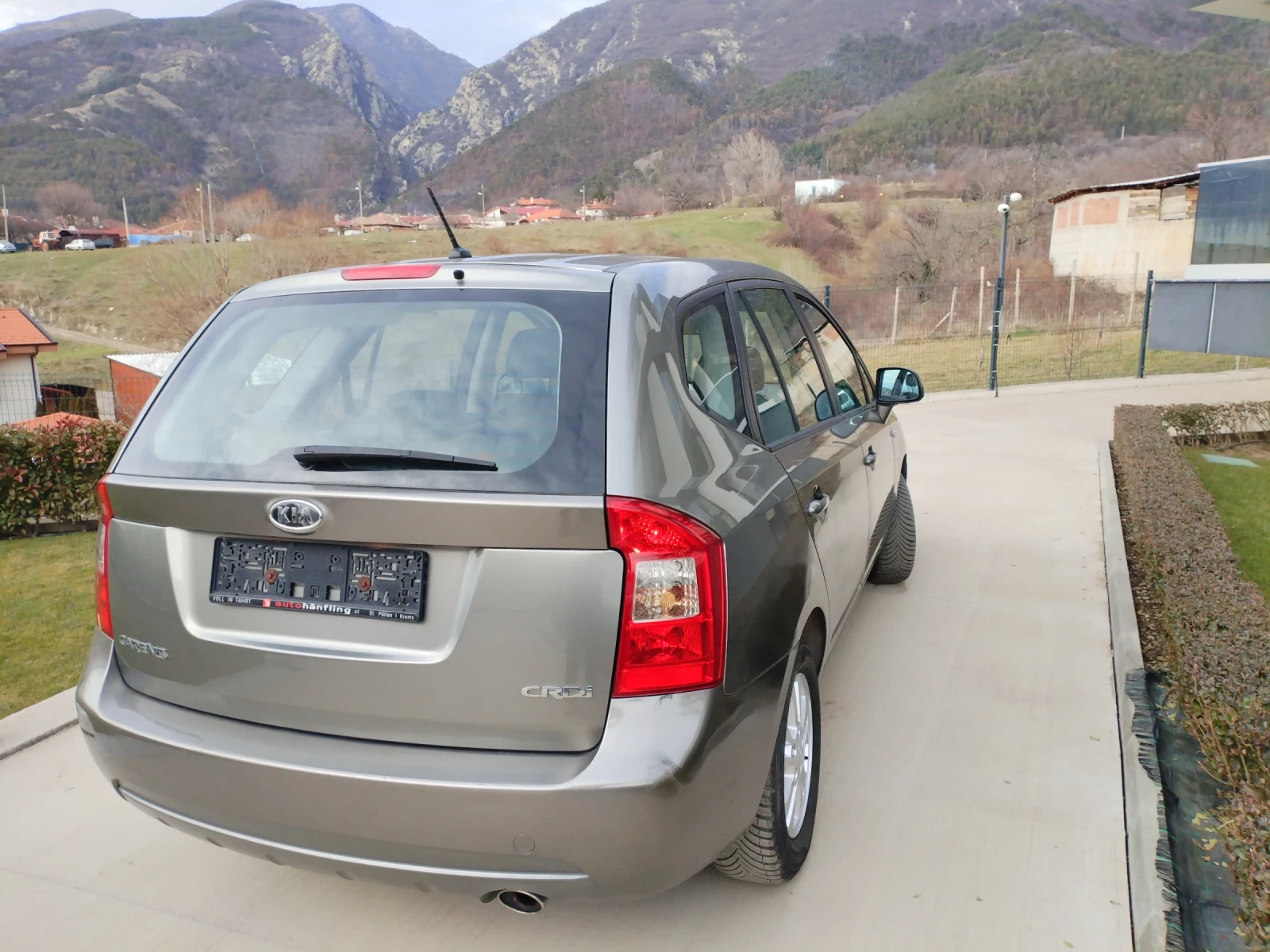 Kia Carens 1.6 CRDI 116�� 6� ����������� ���� �� ������ ����5 | Mobile.bg � ����������� 5