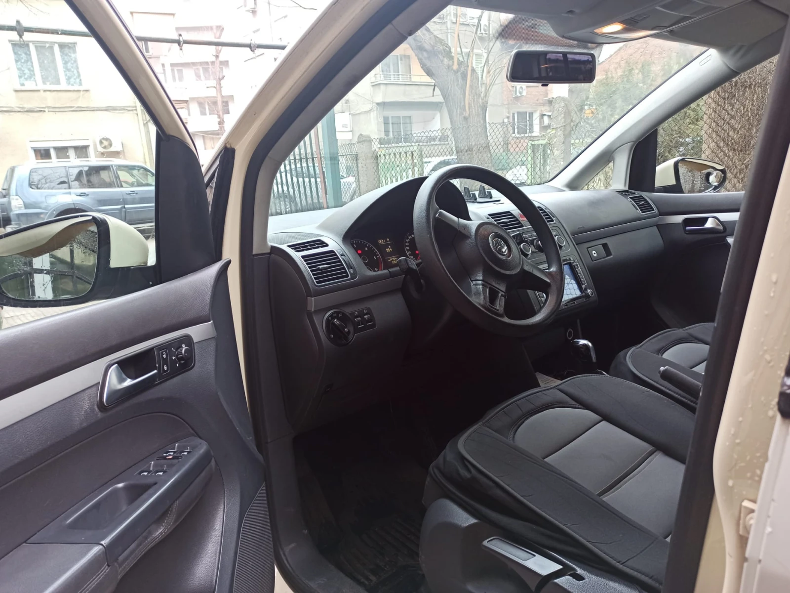 VW Touran 1.6 TDI   7 �����   ���������   �������� | Mobile.bg � ����������� 2