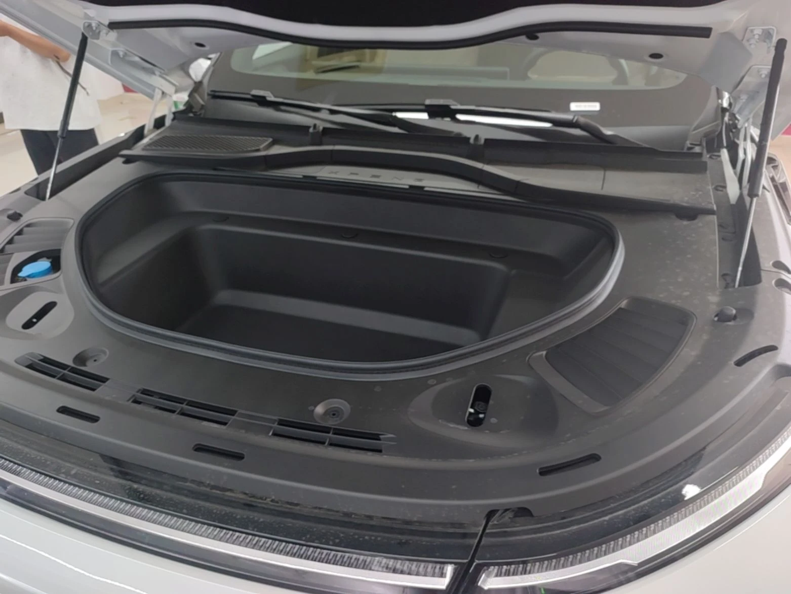 Xpeng G9 2026 Max RWD 93.1 kWh, снимка 15 - Автомобили и джипове - 54916686