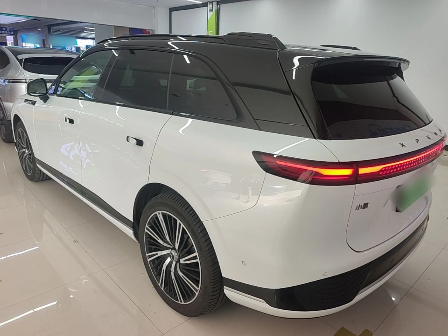 Xpeng G9 2026 Max RWD 93.1 kWh, снимка 4 - Автомобили и джипове - 54916686