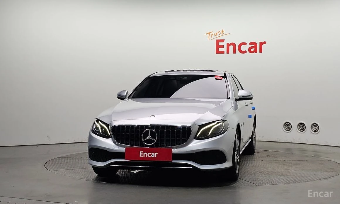 Mercedes-Benz E 300, снимка 3 - Автомобили и джипове - 55259331