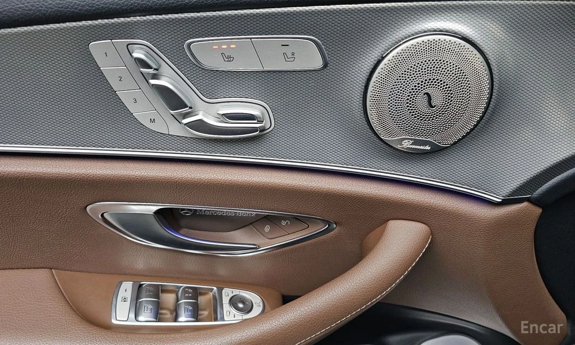 Mercedes-Benz E 300, снимка 13 - Автомобили и джипове - 55259331
