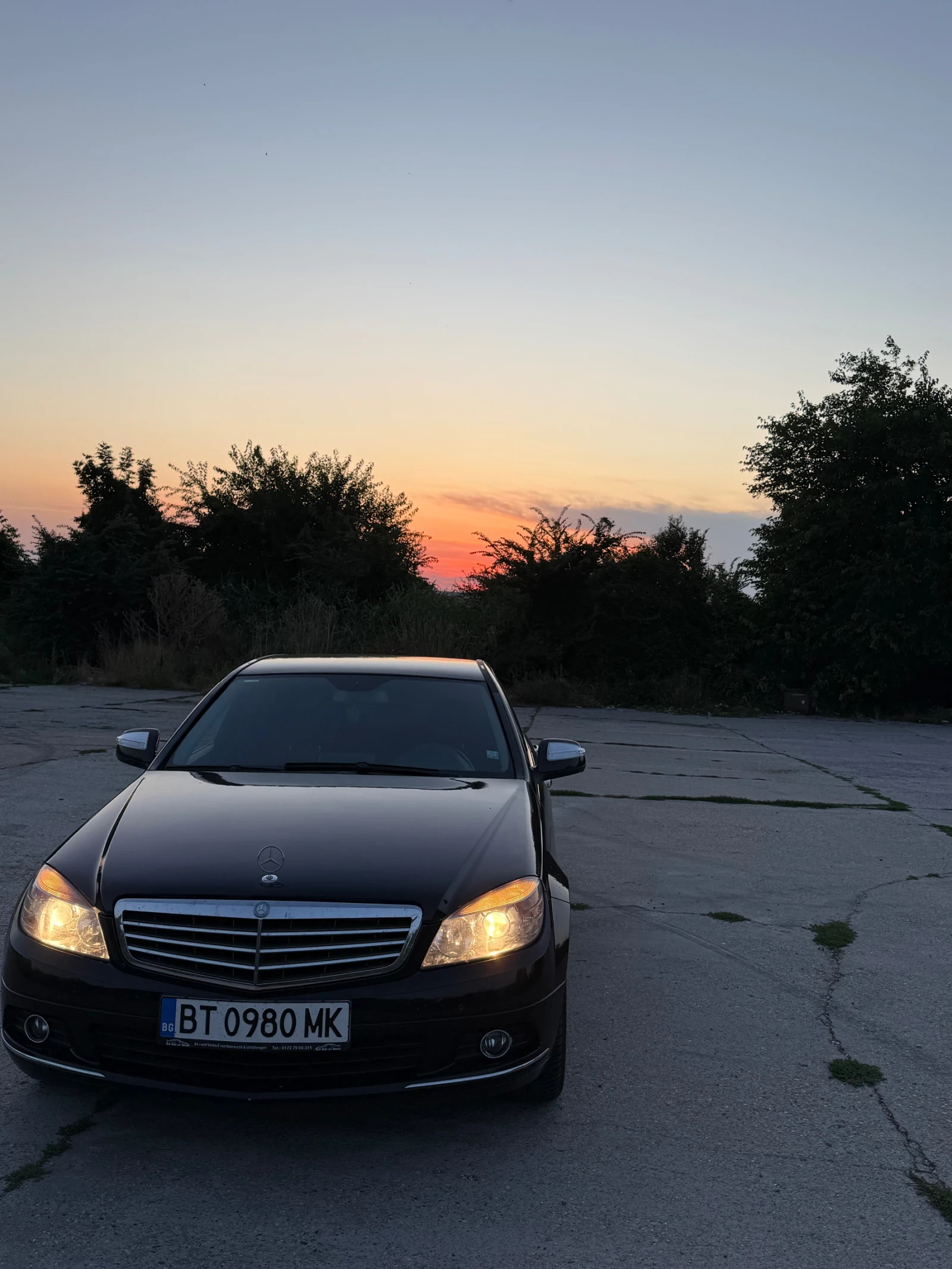 Mercedes-Benz 220