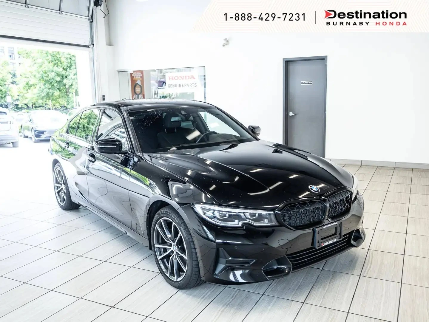 BMW 330 xDrive ЦЕНА ДО БЪЛГАРИЯ АВТОКРЕДИТ, снимка 3 - Автомобили и джипове - 55779765