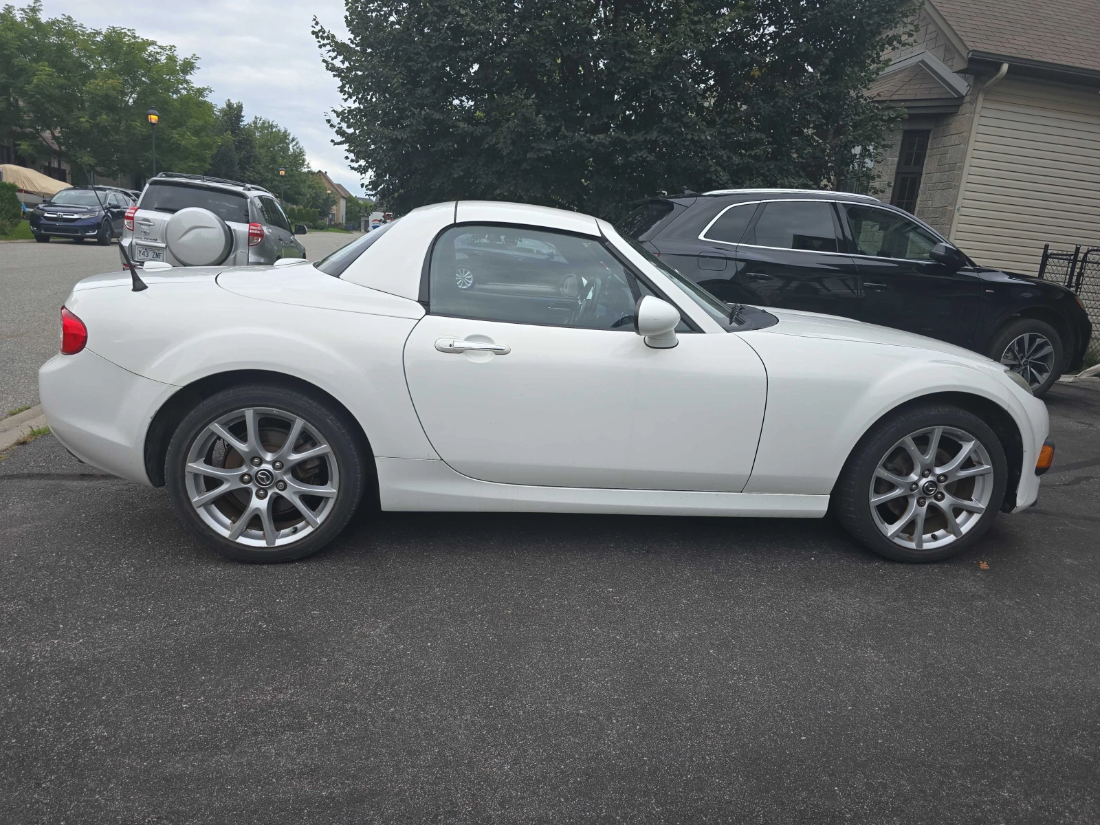 Mazda Mx-5 * GT* CARFAX* АВТОКРЕДИТ БЕЗ ПЪРВОНАЧАЛНА ВНОСКА, снимка 3 - Автомобили и джипове - 55975423