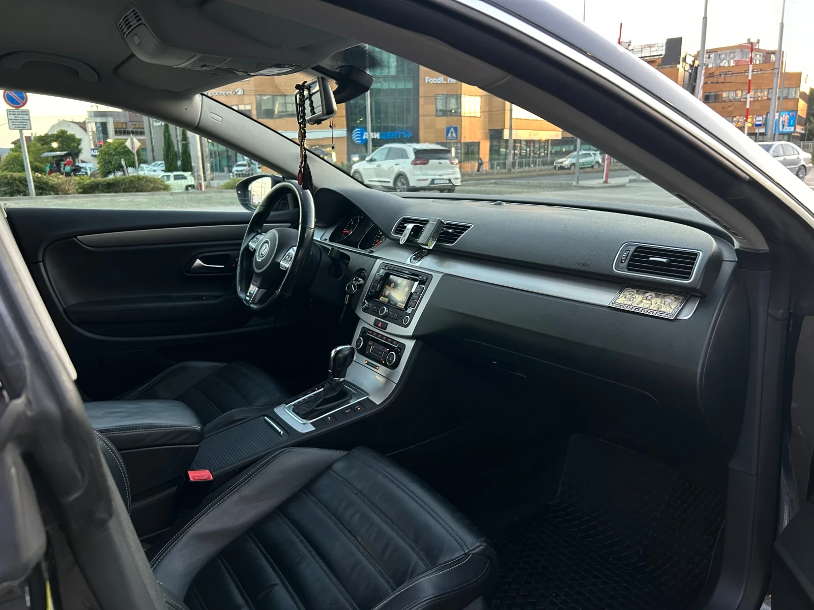 VW CC 2.0TDI, снимка 11 - Автомобили и джипове - 55983995