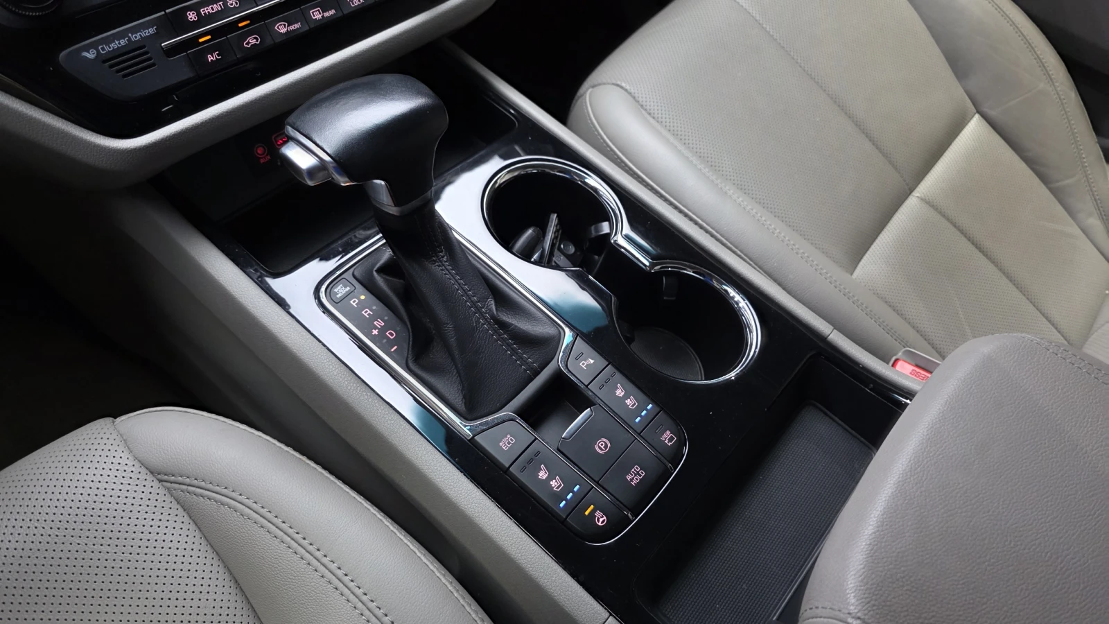 Kia Carnival ЕЛ. БАГАЖНИК* BLIND SPOT* 360* КРАЙНА ЦЕНА, снимка 9 - Автомобили и джипове - 56024627