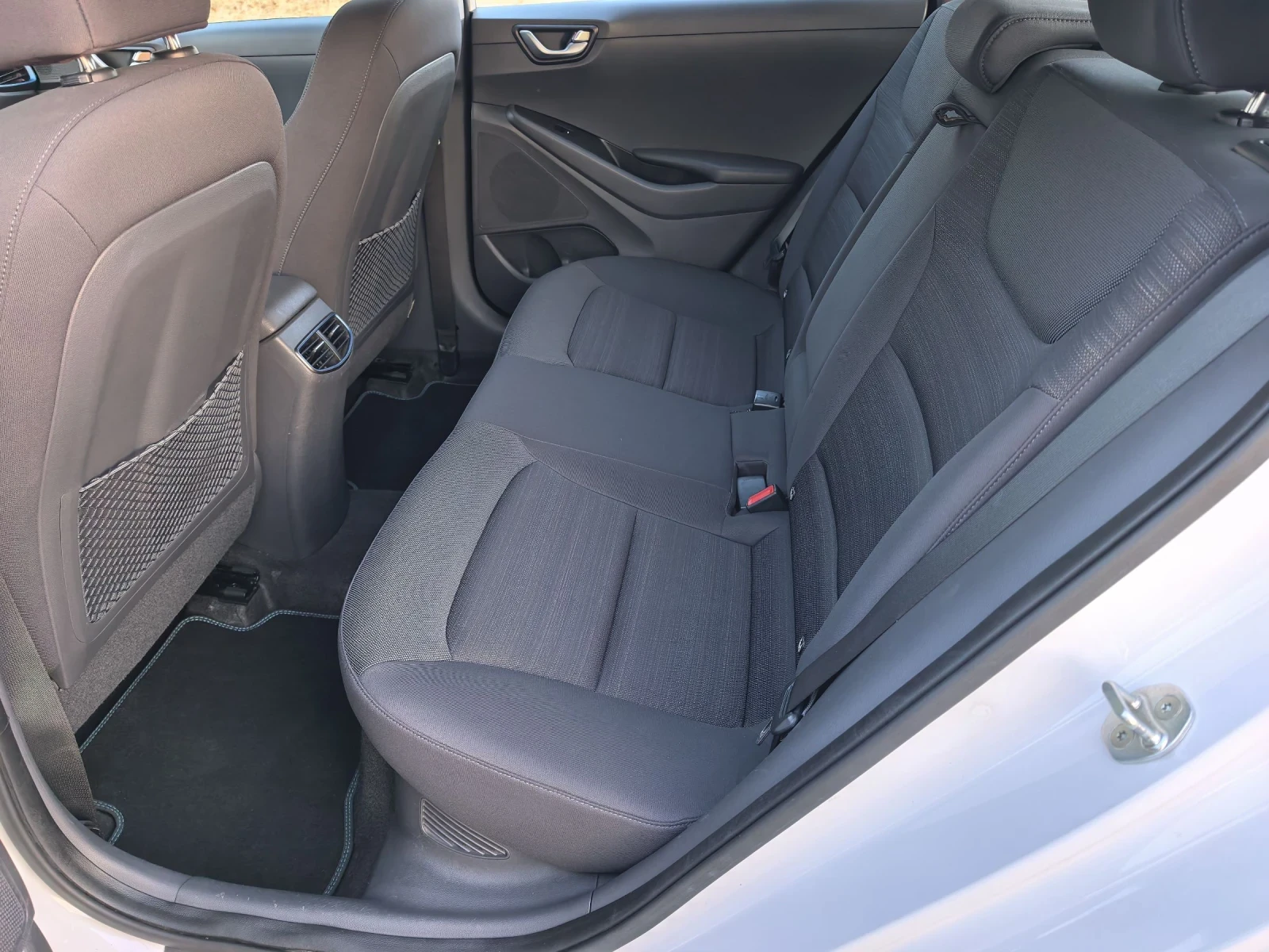 Hyundai Ioniq 1, 6GDI-Hybrid, снимка 15 - Автомобили и джипове - 56058120