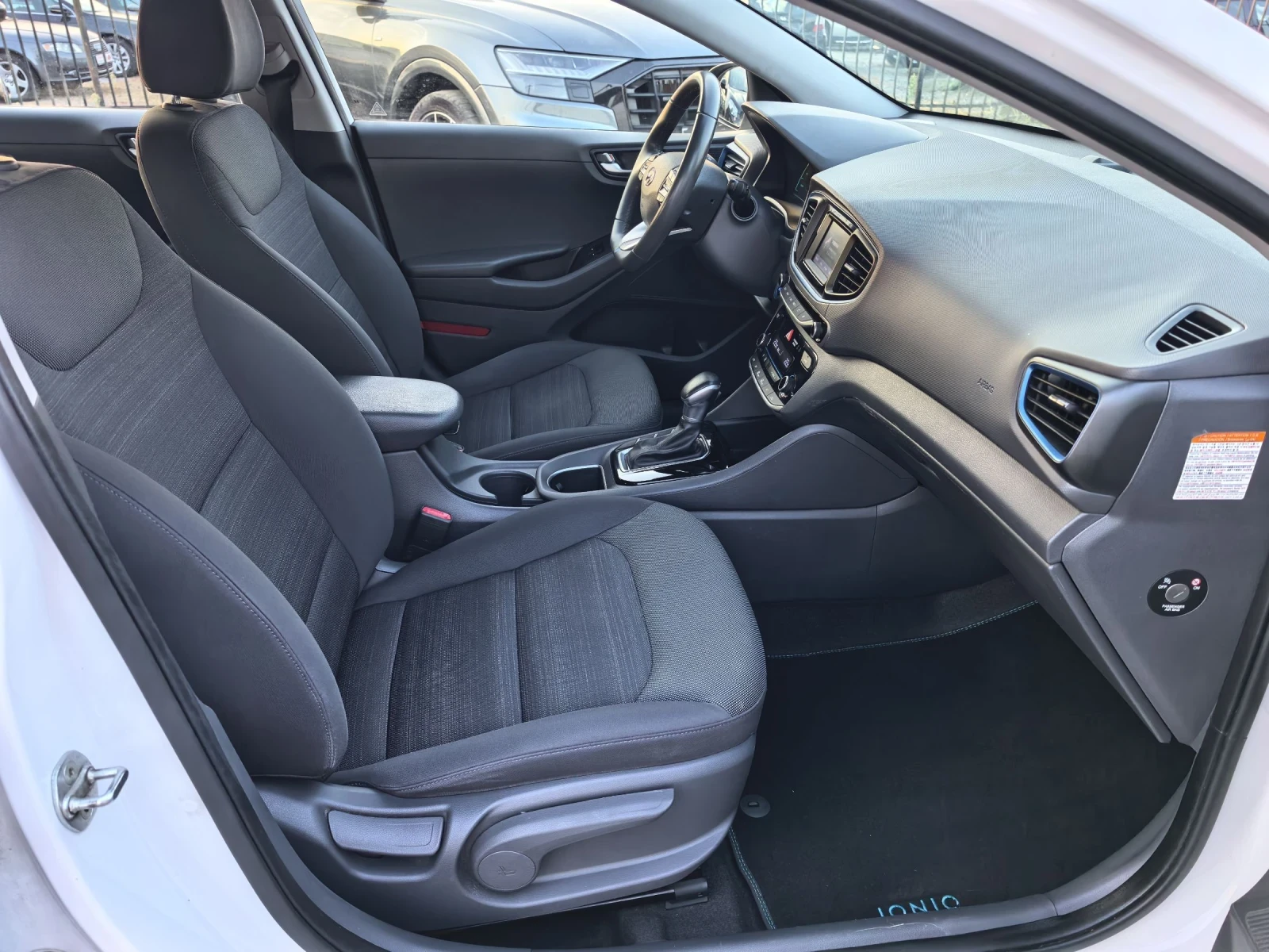 Hyundai Ioniq 1, 6GDI-Hybrid, снимка 11 - Автомобили и джипове - 56058120