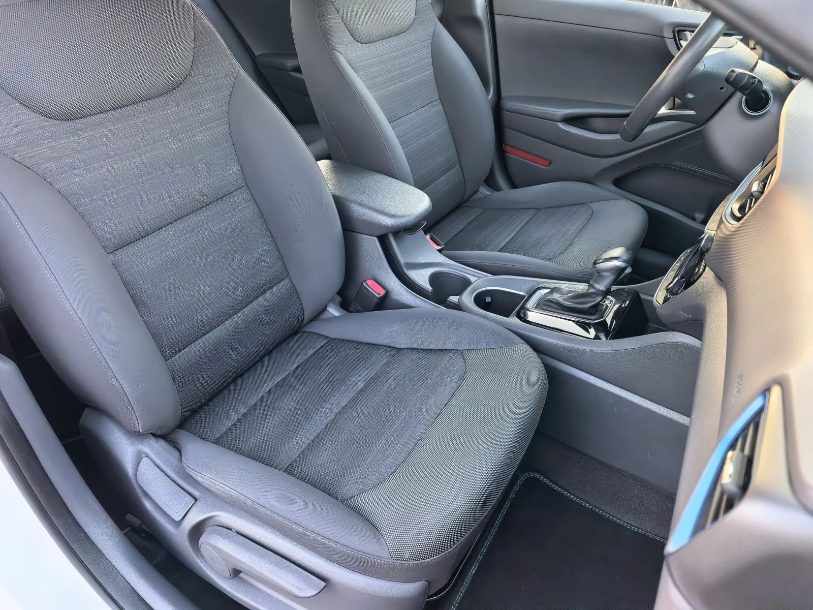 Hyundai Ioniq 1, 6GDI-Hybrid, снимка 12 - Автомобили и джипове - 56058120