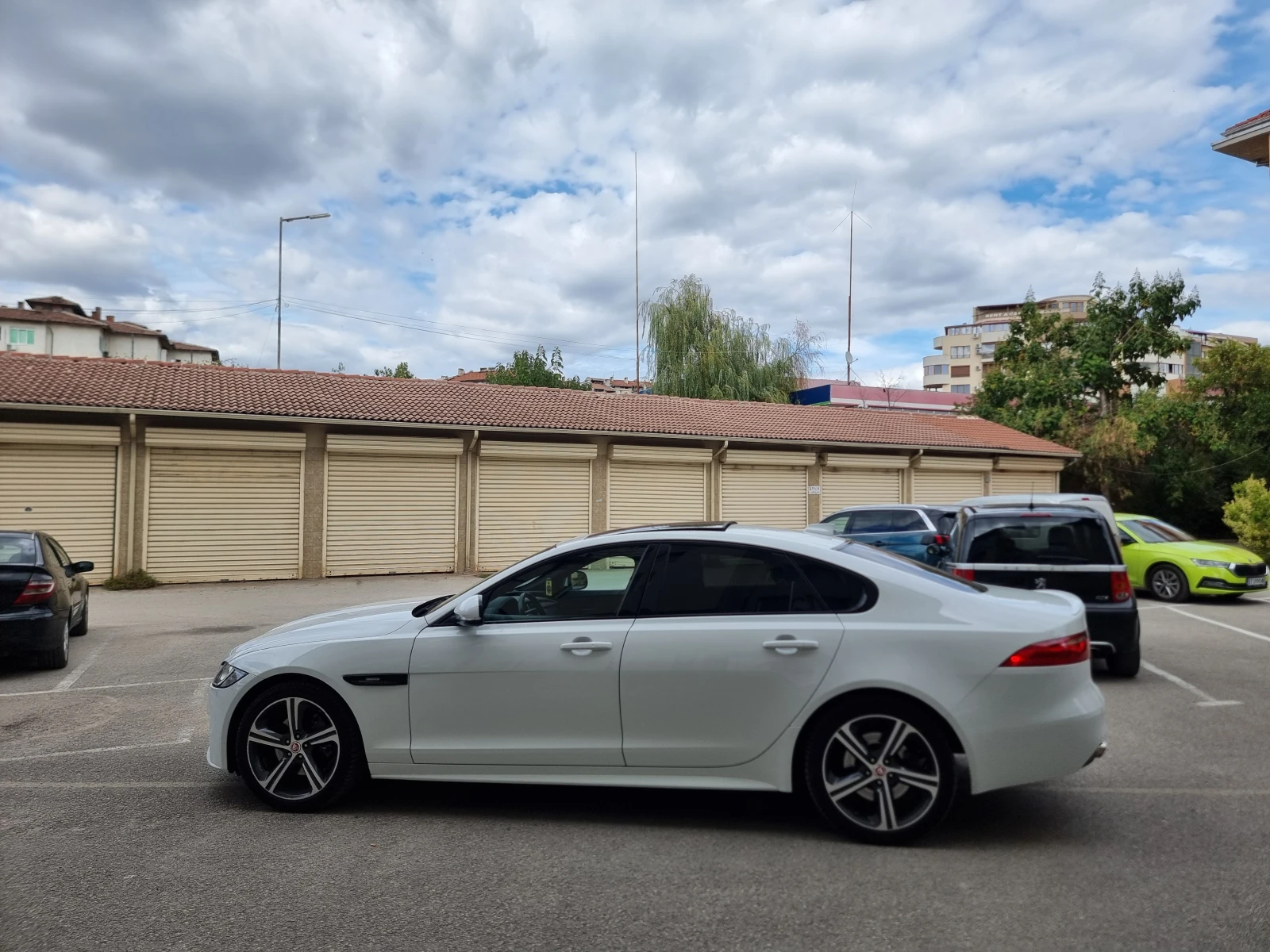 Jaguar Xf 2.0* 4X4* R-SPORT , снимка 9 - Автомобили и джипове - 56097613
