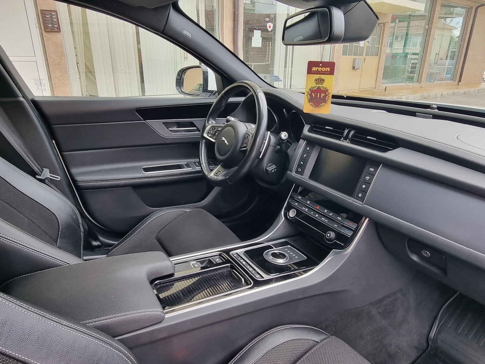 Jaguar Xf 2.0* 4X4* R-SPORT , снимка 14 - Автомобили и джипове - 56097613