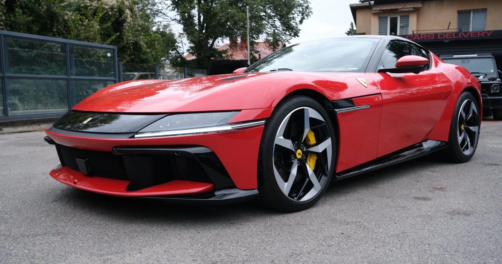 Ferrari 12 Cilindri ROSSO CORSA/Lift/Carbon Seats