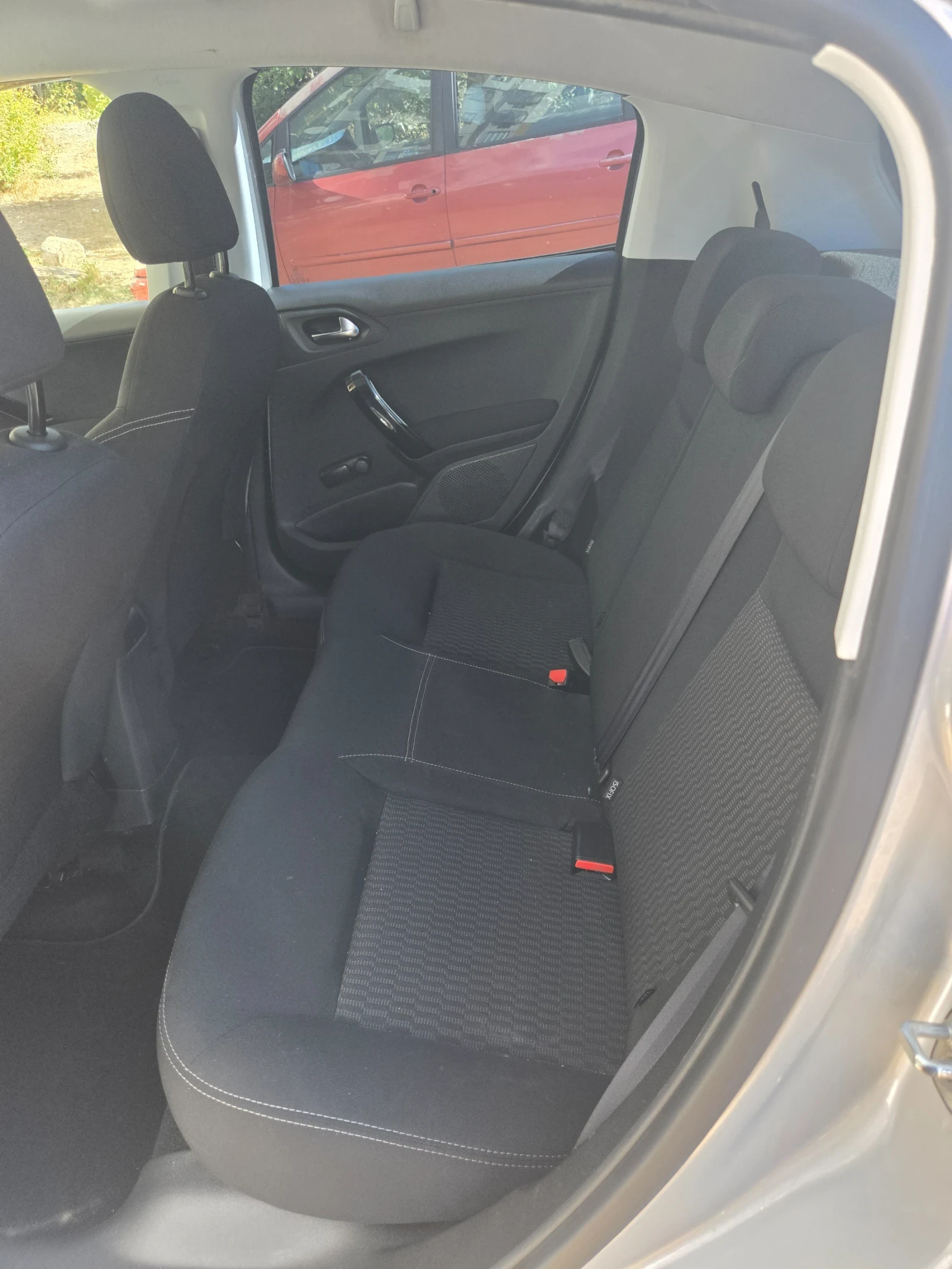 Peugeot 208 1.6 HDI, снимка 8 - Автомобили и джипове - 56244546