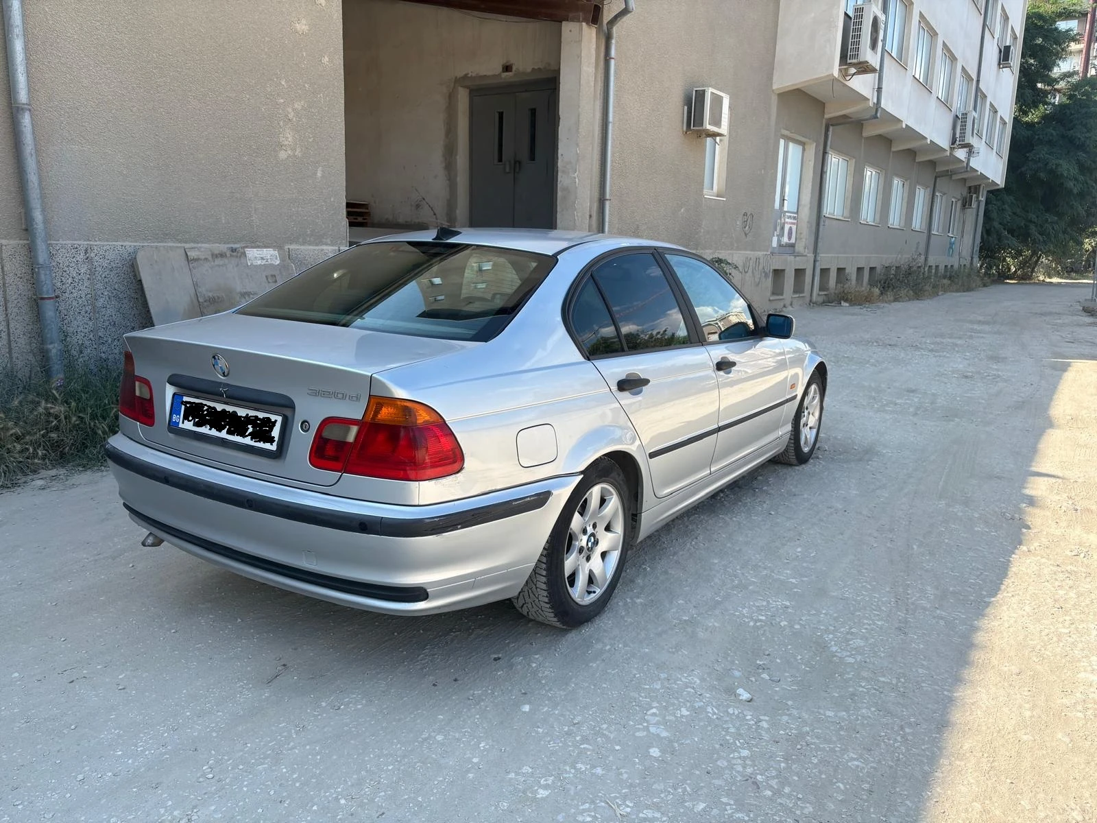 BMW 320 2.0d, снимка 3 - Автомобили и джипове - 56303251