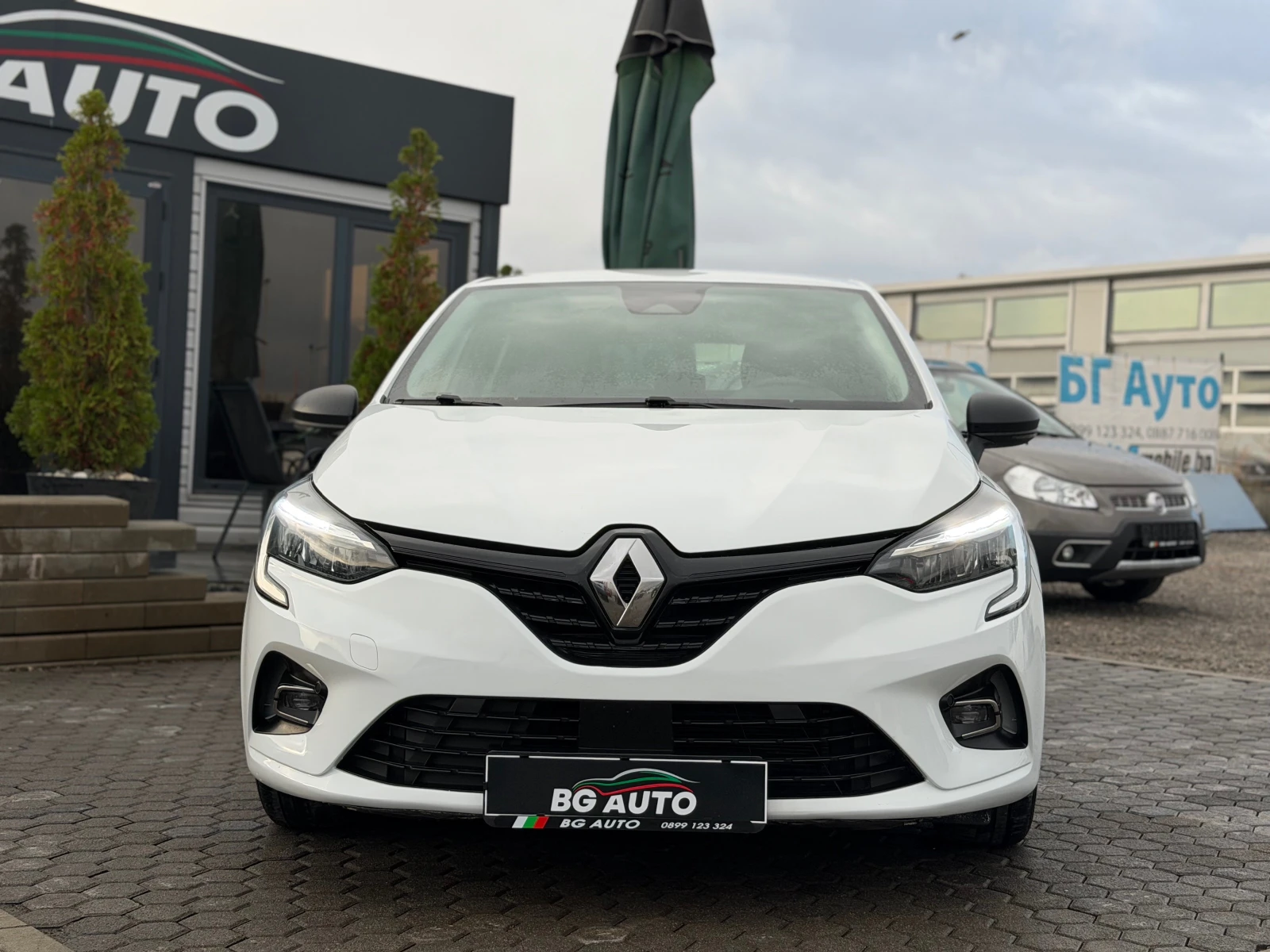 Renault Clio * EURO 6* , снимка 2 - Автомобили и джипове - 56651436