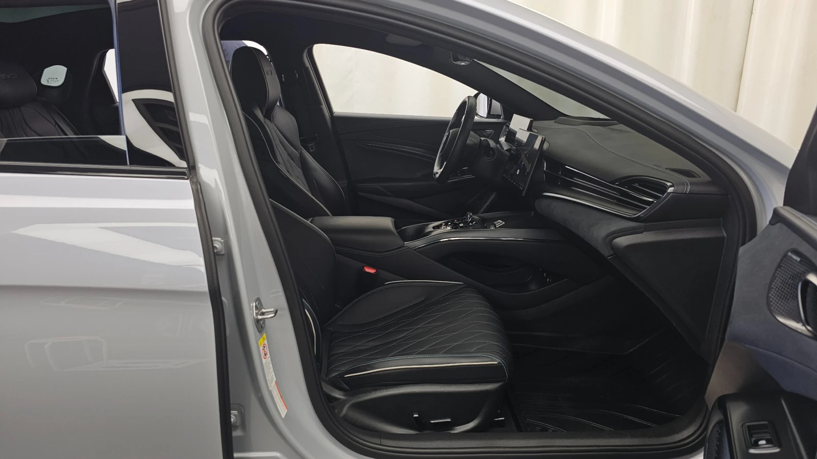 BYD Seal DYNAMIC AWD * КРАЙНА ЦЕНА* FULL EXTRAS, снимка 8 - Автомобили и джипове - 56719792