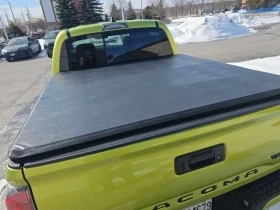 Toyota Tacoma 4x4 Double Cab SB  CARFAX, снимка 10 - Автомобили и джипове - 53618635