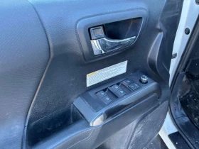 Toyota Tacoma * TRD * CARFAX * KEYLESS * ДВА КЛЮЧА, снимка 11 - Автомобили и джипове - 53695554