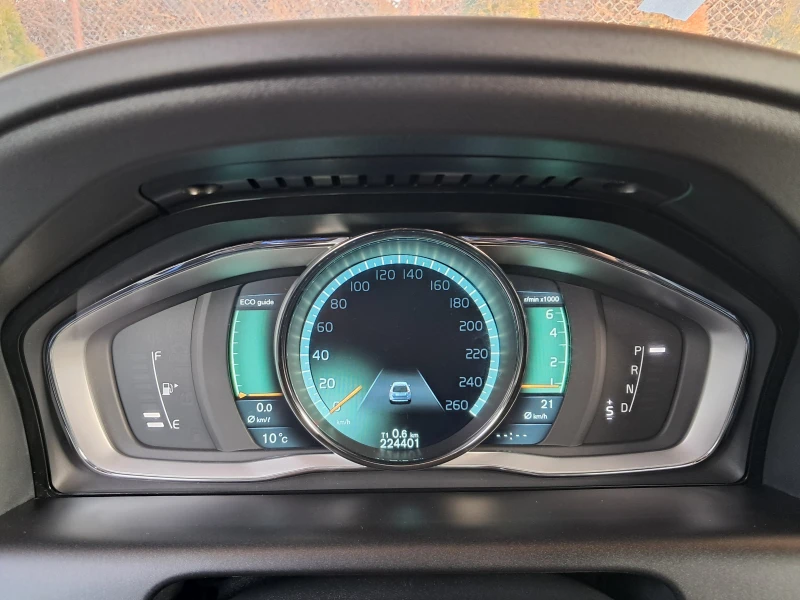 Volvo XC60 3.0 AWD T6 PREMIER+ , снимка 8 - Автомобили и джипове - 52877077
