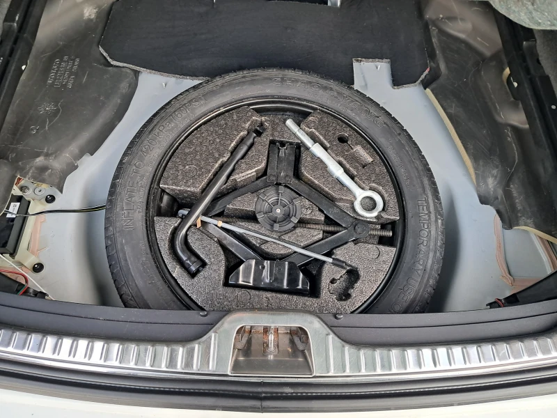 Volvo XC60 3.0 AWD T6 PREMIER+ , снимка 7 - Автомобили и джипове - 52877077