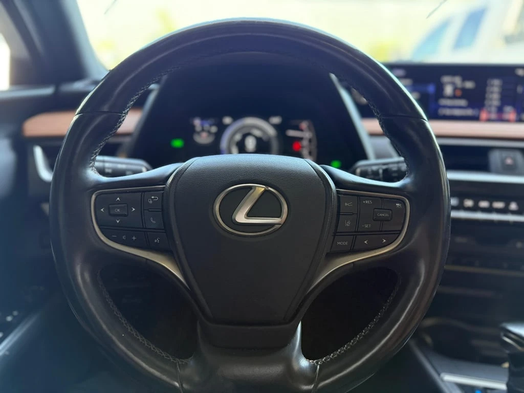 Lexus UX * 250h Luxury CVT * CARFAX * БЕЗ ПЪРВОНАЧАЛНА ВНОС - изображение 7