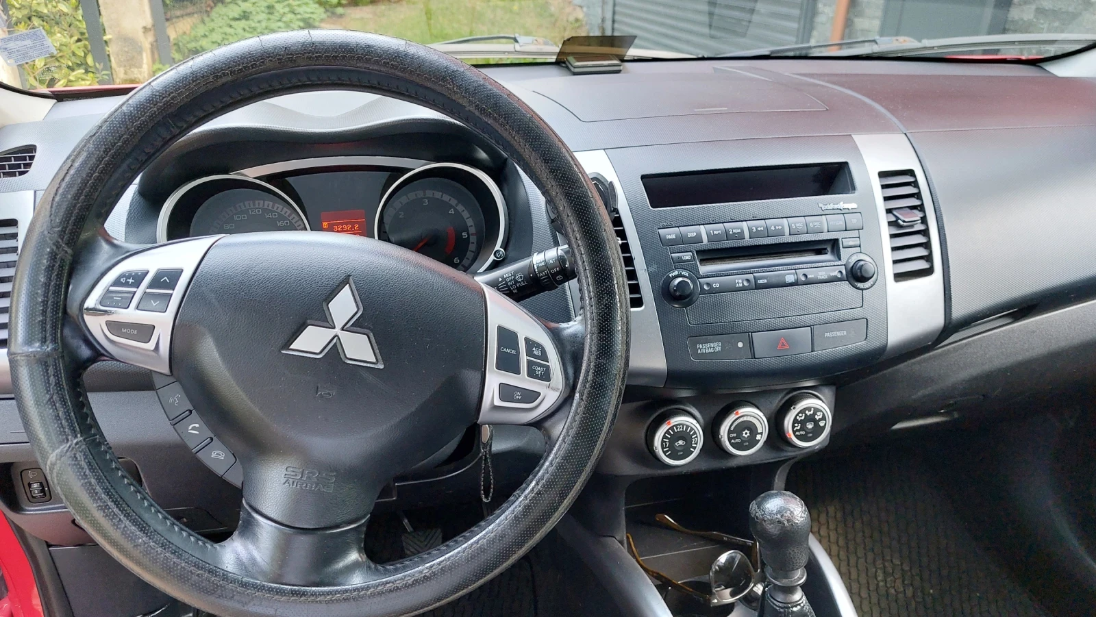 Mitsubishi Outlander, снимка 7 - Автомобили и джипове - 53841631