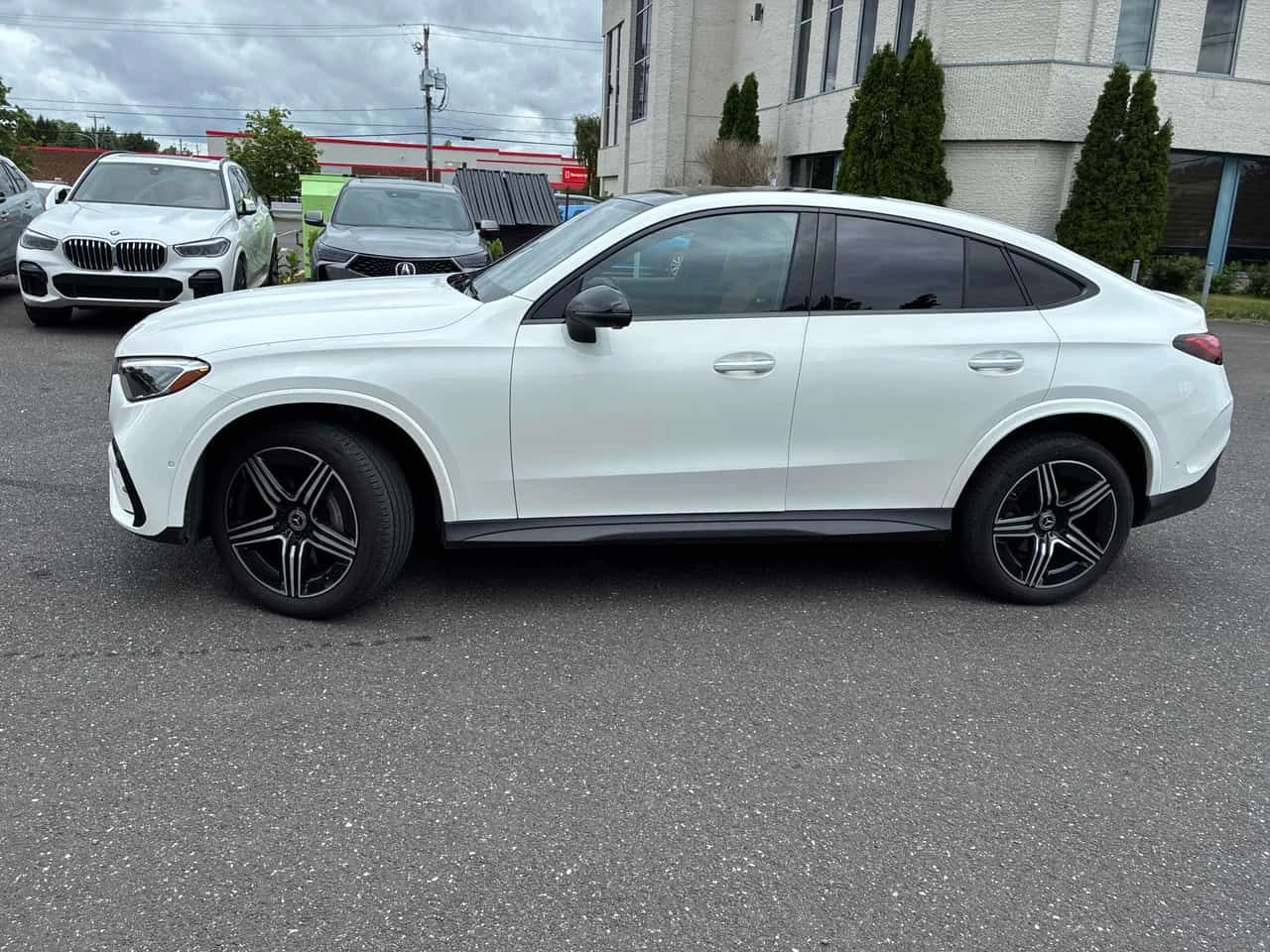 Mercedes-Benz GLC 300 4MATIC/360/ПАНОРАМА/ПОДГРЕВИ, снимка 3 - Автомобили и джипове - 54977251