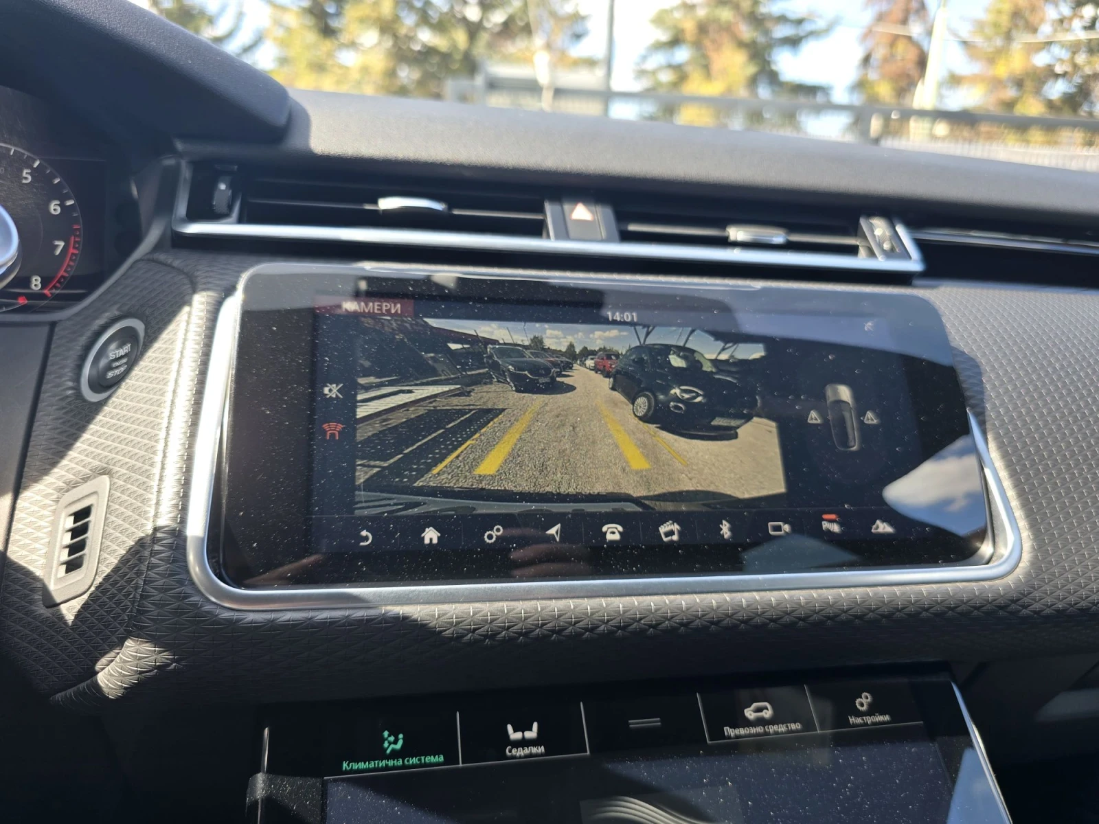 Land Rover Range Rover Velar R-DYNAMIC 2.0i-Turbo/100хил.км./Лизинг , снимка 13 - Автомобили и джипове - 56293055