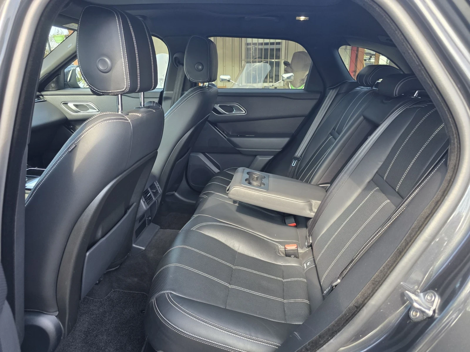 Land Rover Range Rover Velar R-DYNAMIC 2.0i-Turbo/100хил.км./Лизинг , снимка 8 - Автомобили и джипове - 56293055