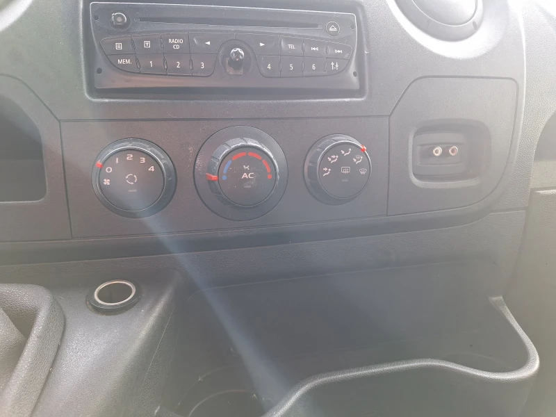 Renault Master Хладилна изолация от Италия, снимка 16 - Бусове и автобуси - 52475330
