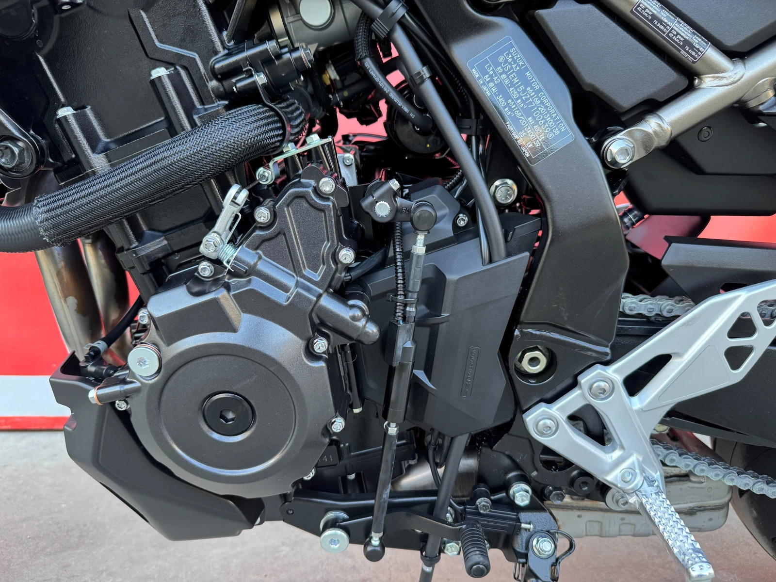 Suzuki Gsx 8T ABS TC LED QS 2025 | Mobile.bg   12