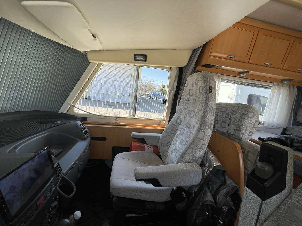 Кемпер HYMER / ERIBA Signo 100, снимка 6 - Каравани и кемпери - 54045629