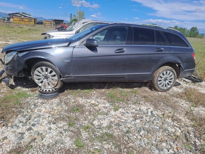 Mercedes-Benz C 180 Kompressor, снимка 2 - Автомобили и джипове - 46560679