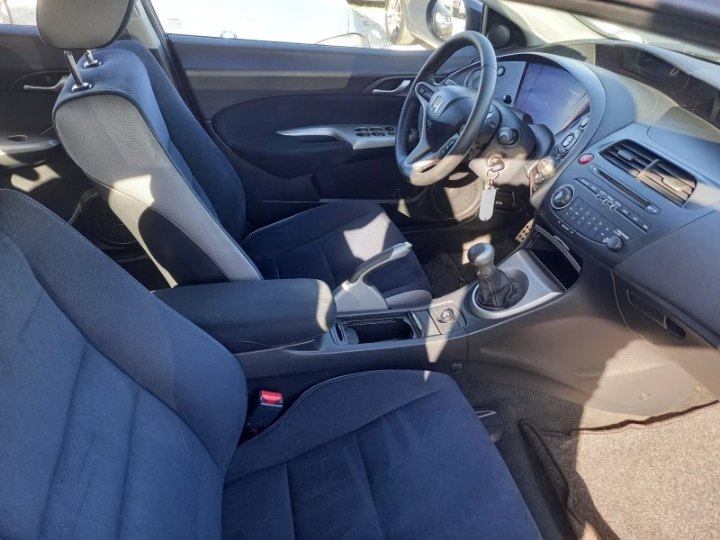 Honda Civic 1.8i-vtec140k.c., снимка 13 - Автомобили и джипове - 49502836