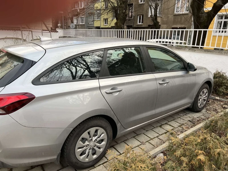 Hyundai I30 Комби, снимка 5 - Автомобили и джипове - 49211448