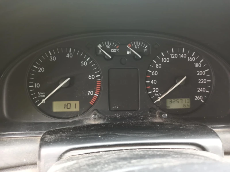 VW Passat, снимка 7 - Автомобили и джипове - 52838721