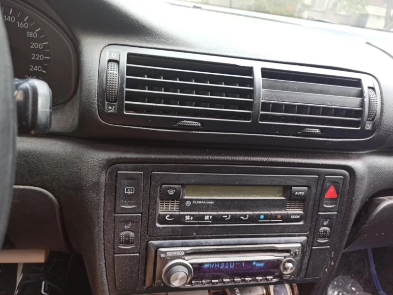 VW Passat, снимка 5 - Автомобили и джипове - 52838721