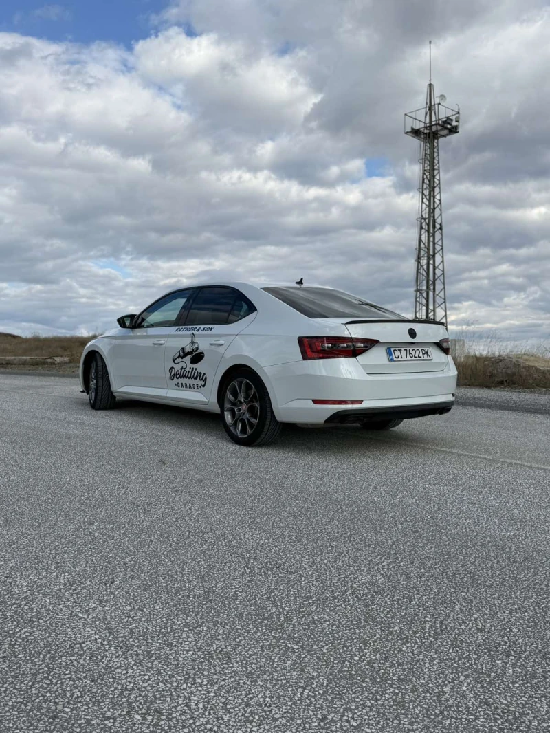 Skoda Superb LAURIN&KLEMENT, снимка 3 - Автомобили и джипове - 52200599