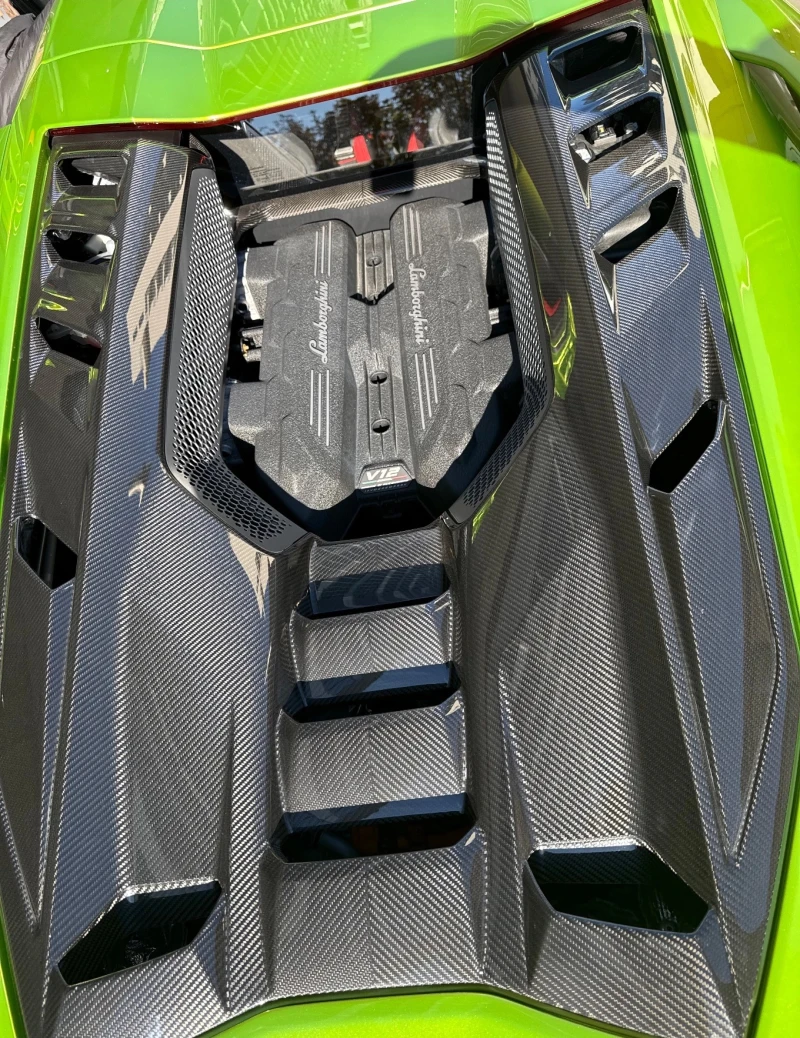 Lamborghini Revuelto 6.5 V12 HPEV 4WD, снимка 15 - Автомобили и джипове - 52361978
