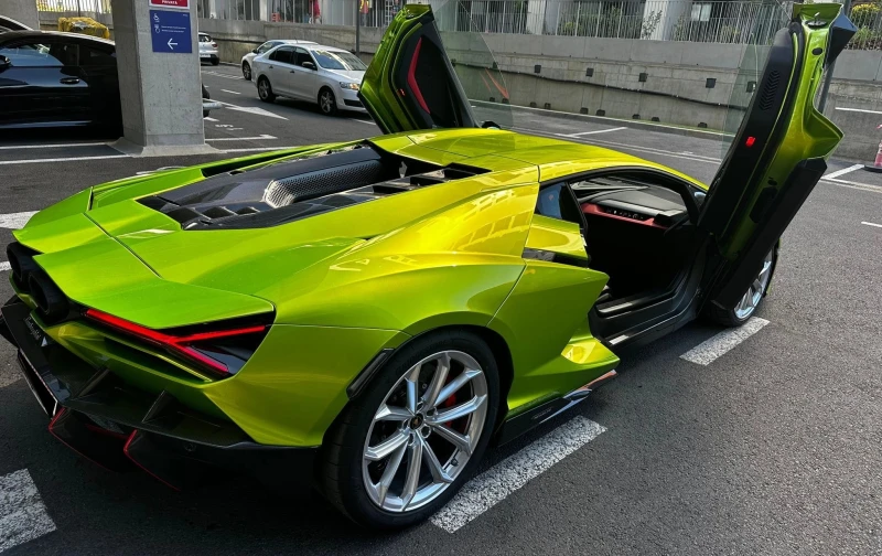Lamborghini Revuelto 6.5 V12 HPEV 4WD, снимка 14 - Автомобили и джипове - 52361978