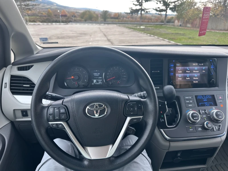 Toyota Sienna, снимка 9 - Автомобили и джипове - 52483786