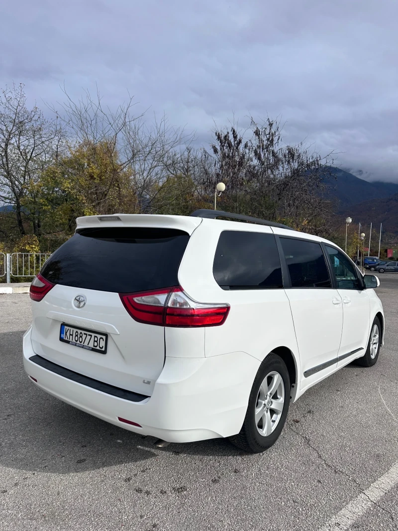 Toyota Sienna, снимка 6 - Автомобили и джипове - 52483786