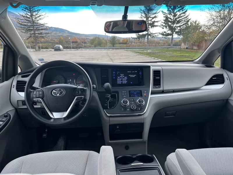 Toyota Sienna, снимка 8 - Автомобили и джипове - 52483786