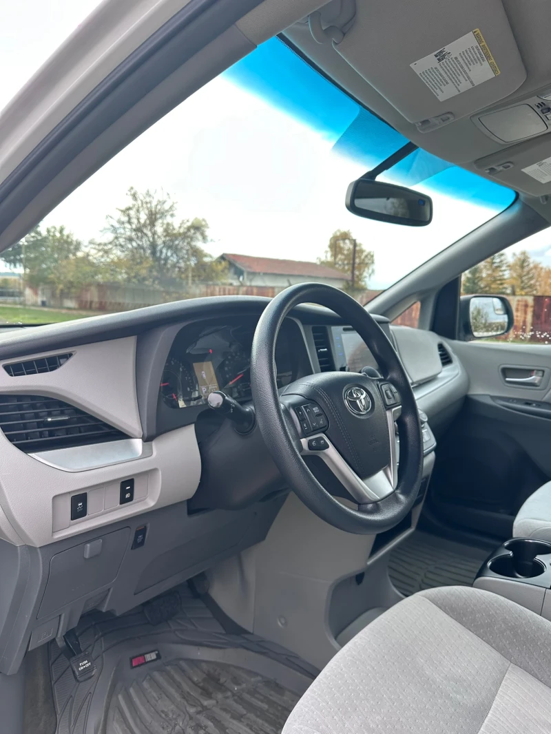 Toyota Sienna, снимка 7 - Автомобили и джипове - 52483786